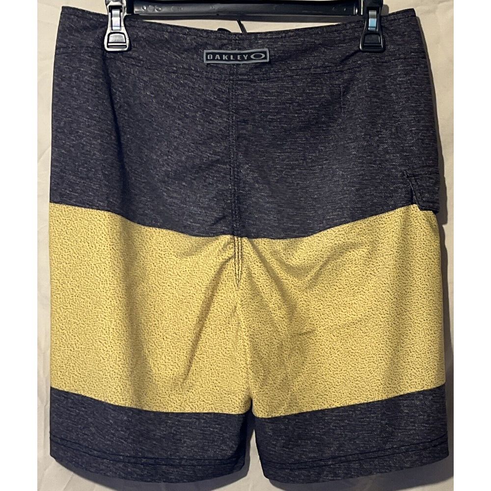 Oakley Men's Swim Trunks‎ Size 31 - Picture 4 of 5